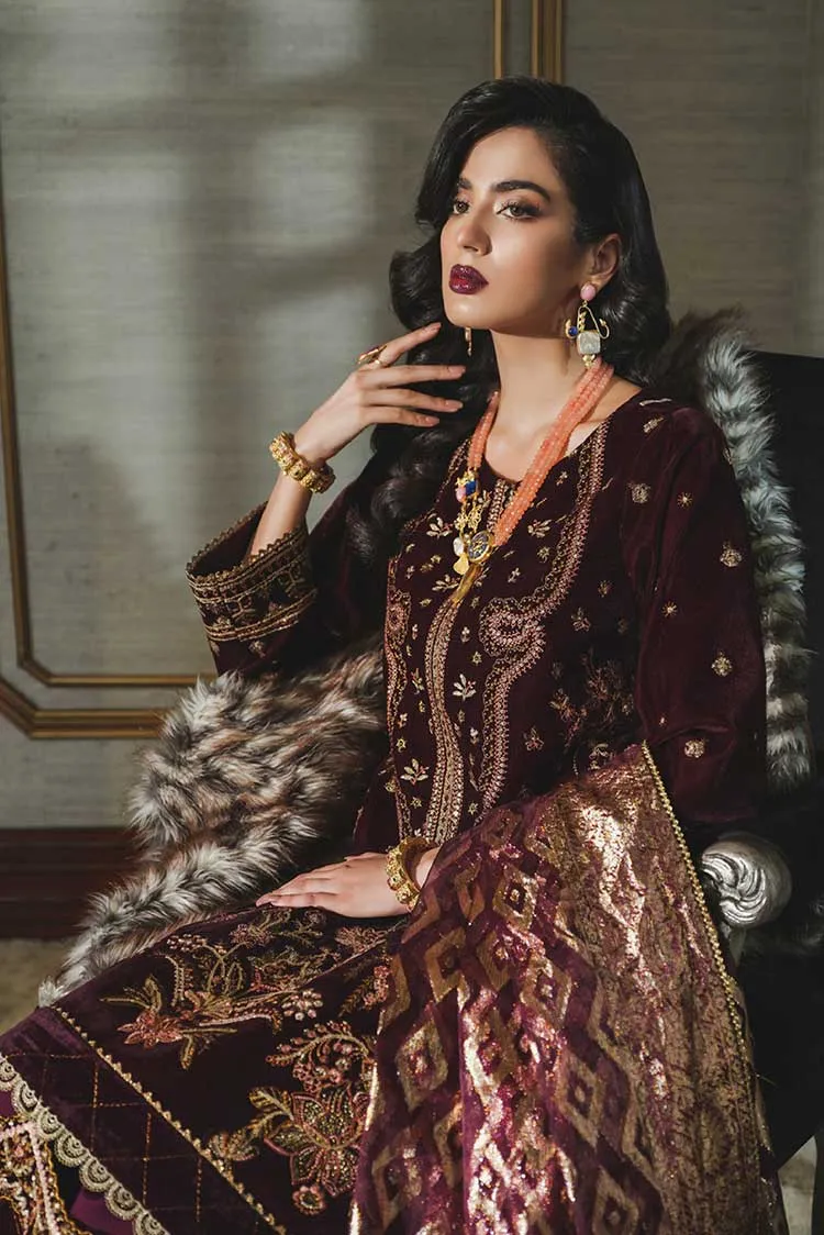 04 Meher Un Nisa Tehwaar Luxury Velvet Wedding Collection