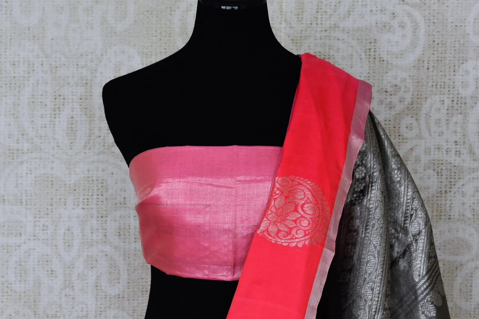 90L256 Pink Kanjivaram Saree with Black Zari Pallu