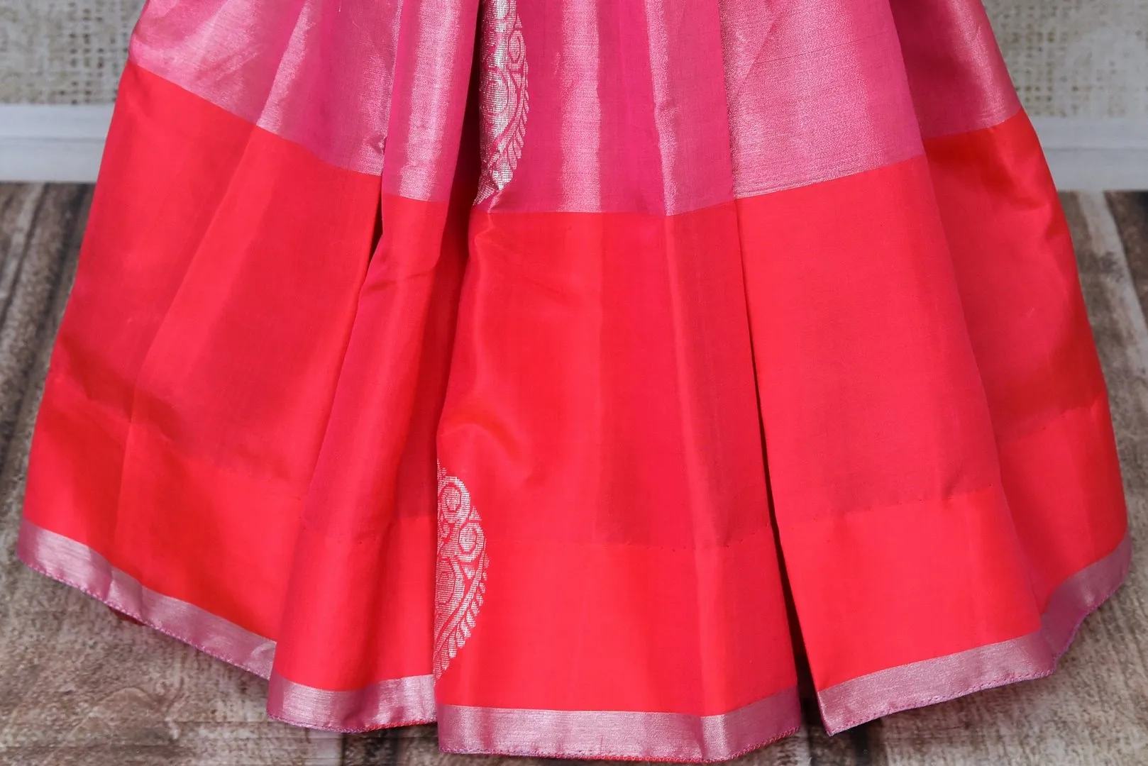 90L256 Pink Kanjivaram Saree with Black Zari Pallu