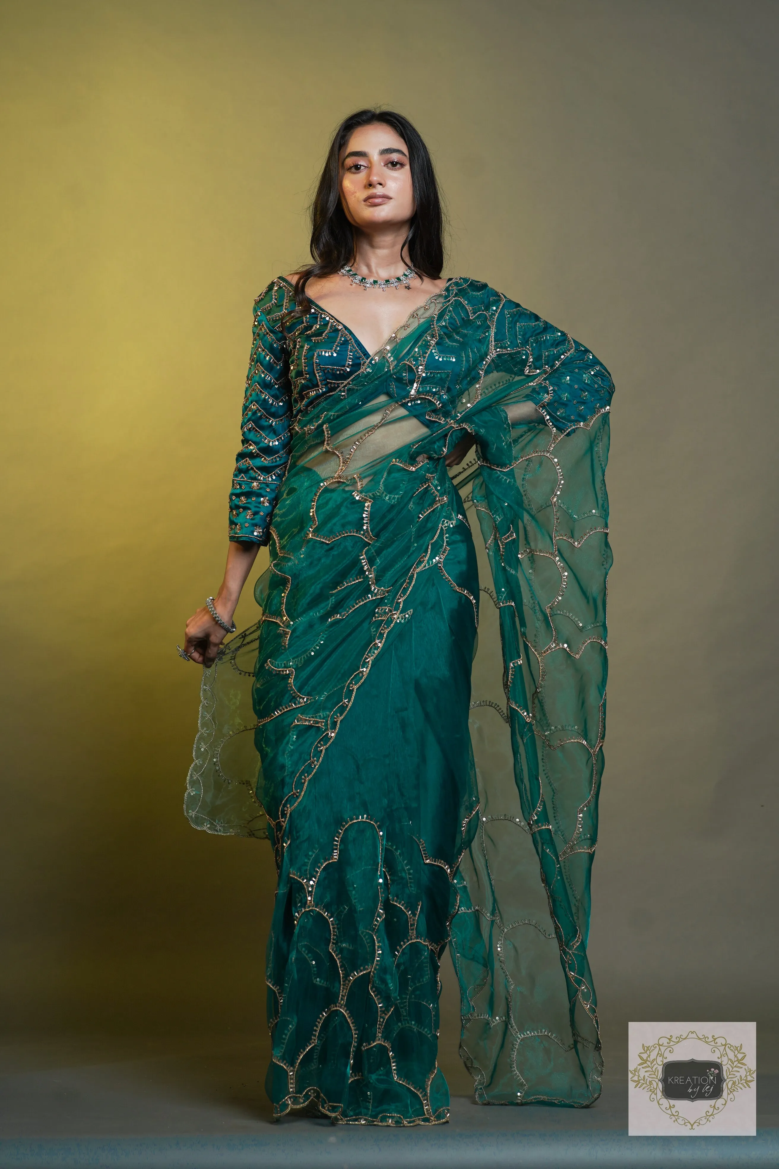 Chaudhvin ka Chand Teal Blue Saree