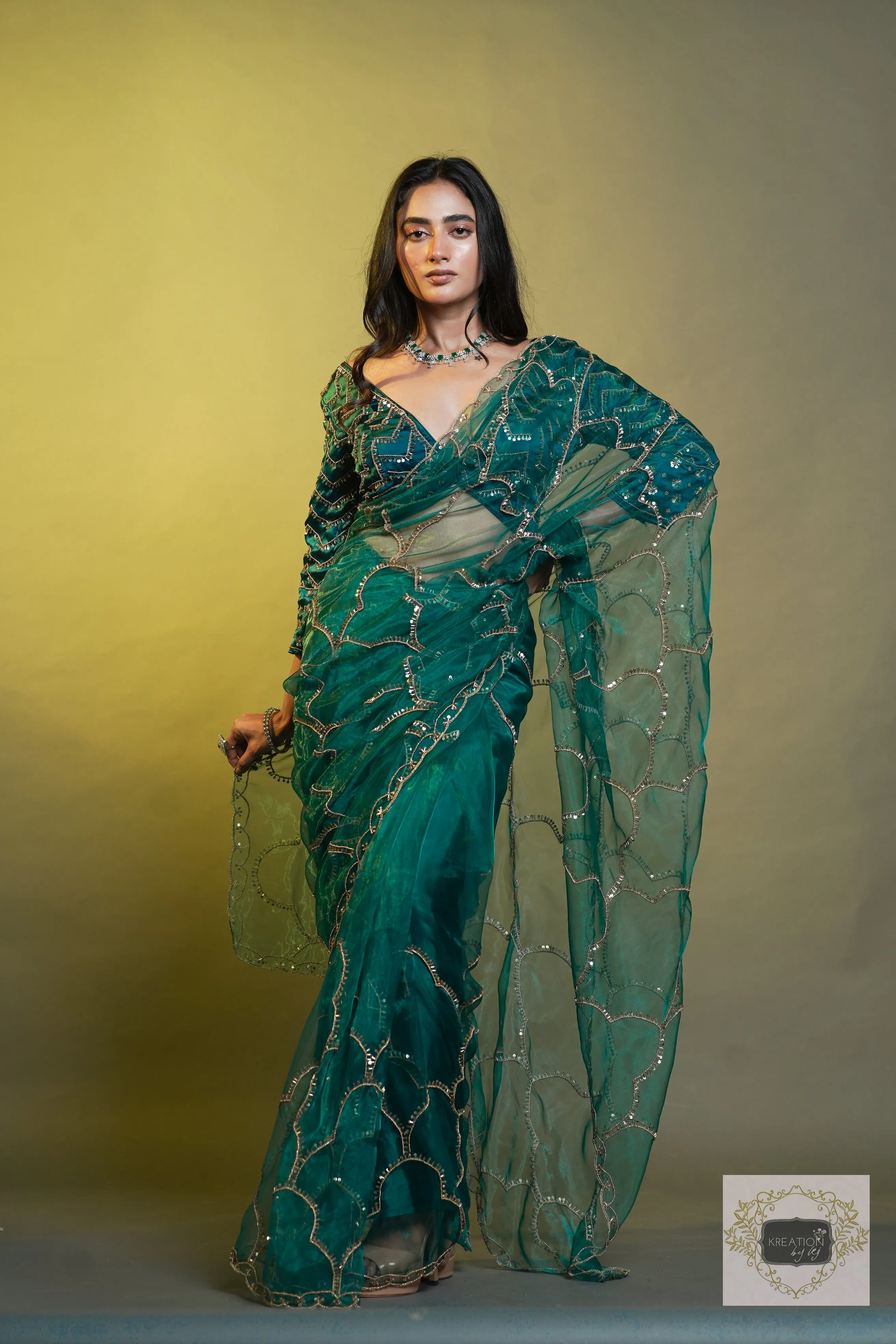 Chaudhvin ka Chand Teal Blue Saree