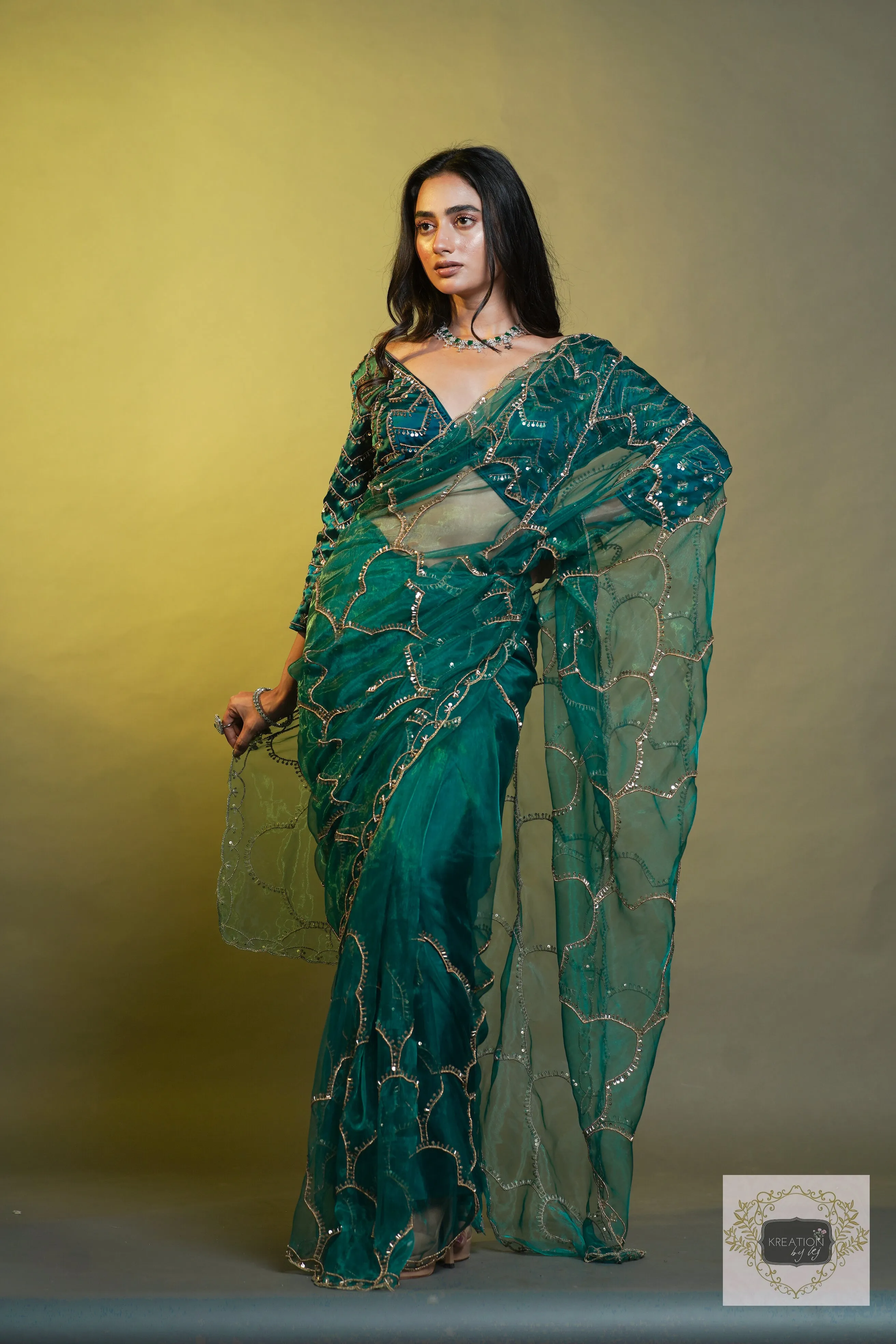 Chaudhvin ka Chand Teal Blue Saree