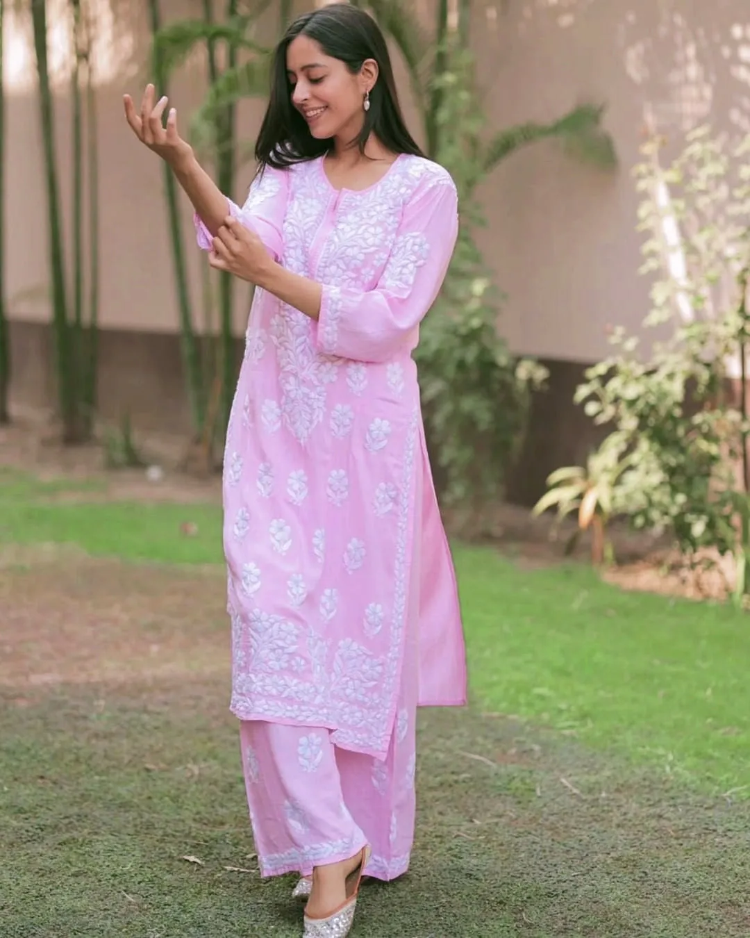 Dua Modal Premium Chikankari Kurti Set