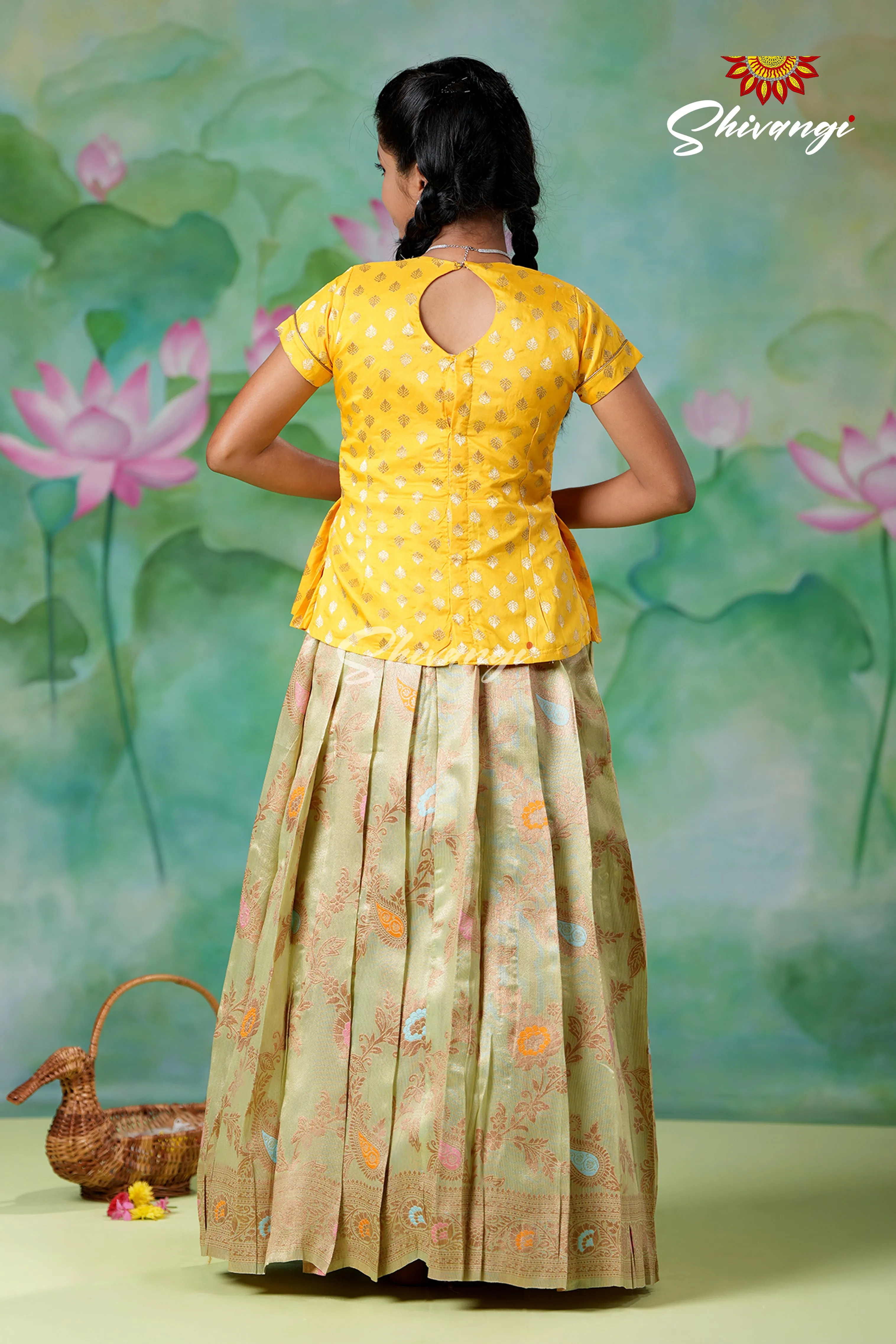 Girls Green Mango Paisley Pattu Langa Designs!!!