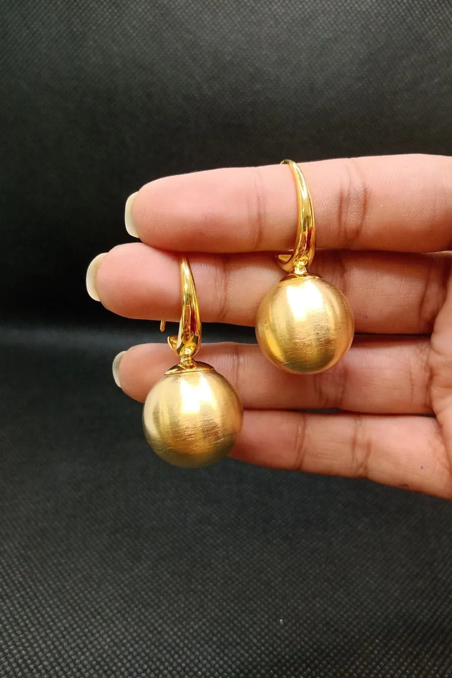 Golden hanging Balls