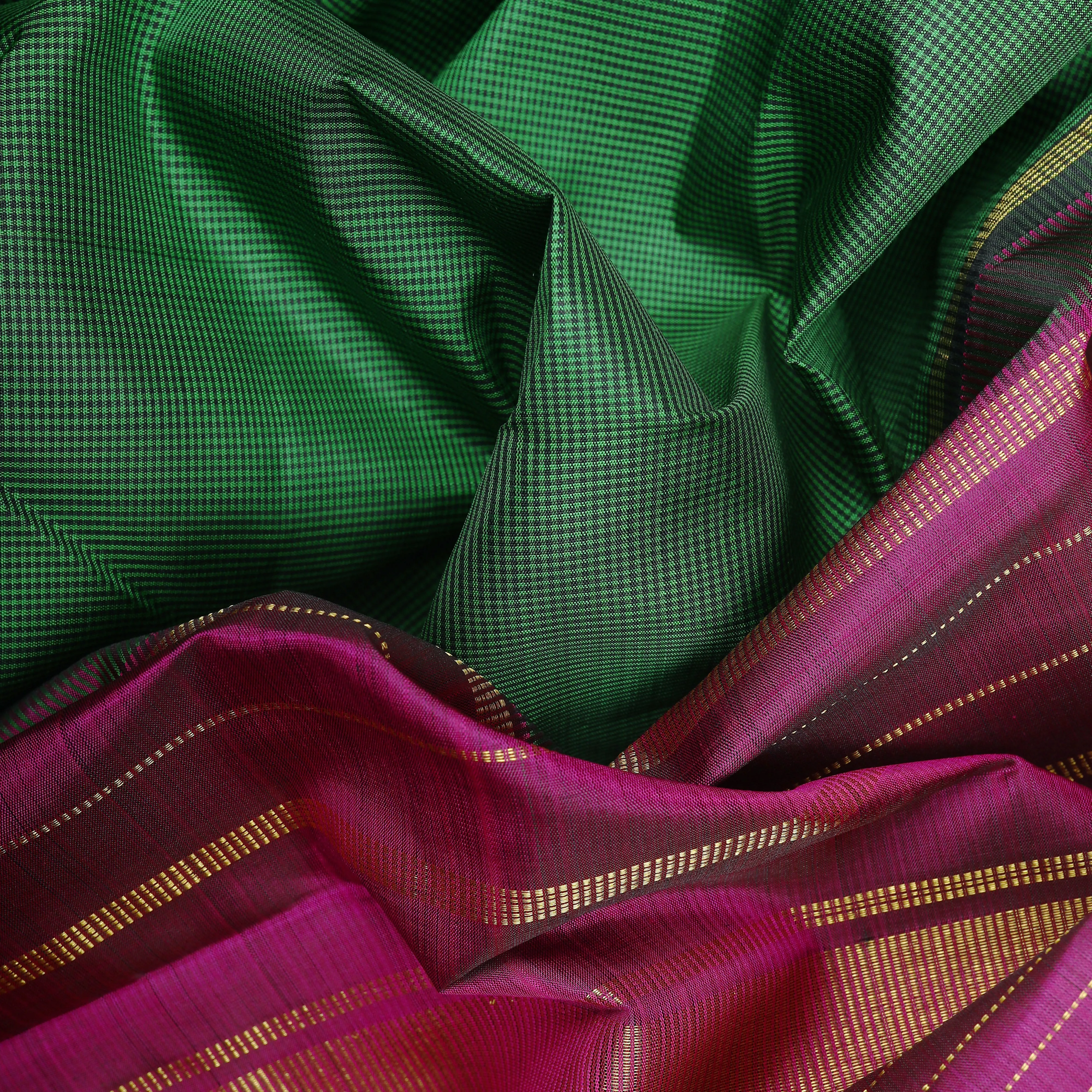 Handwoven Green with Magenta Kanjivaram Silk Saree - 1435T005171DSC