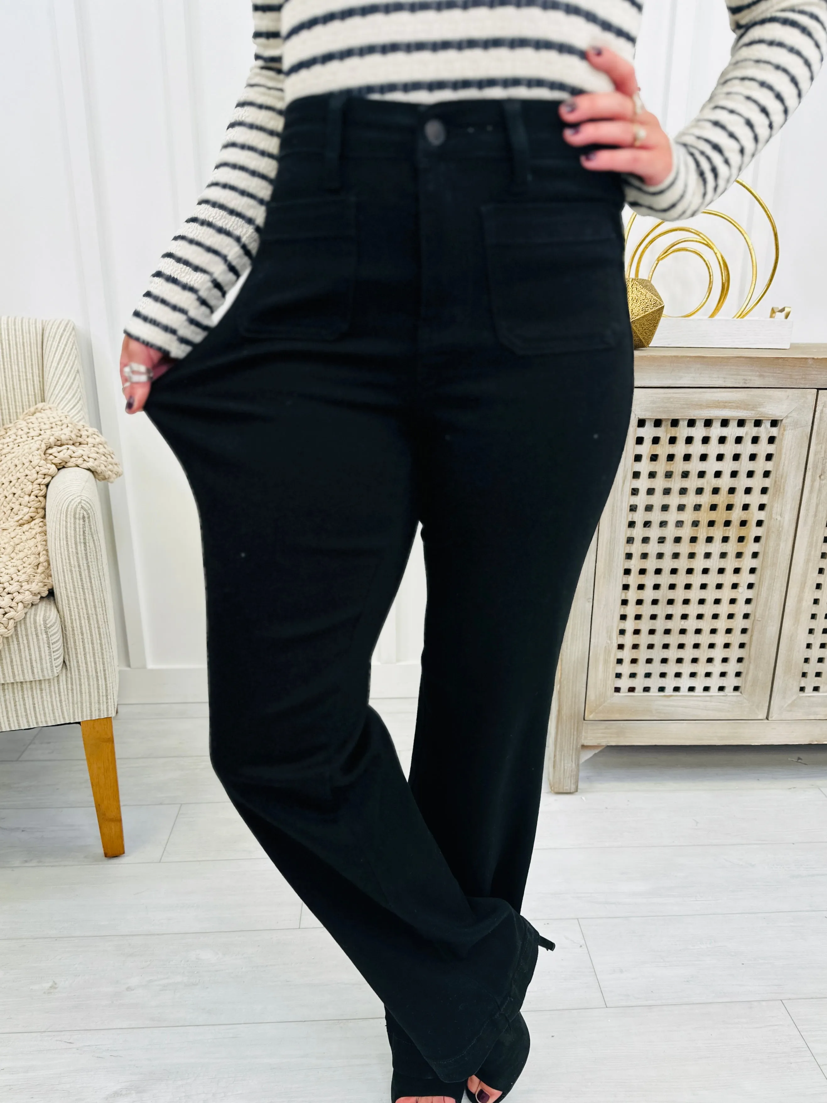 Judy Blue Simply The Best Straight Leg Jeans in Reg/Curvy