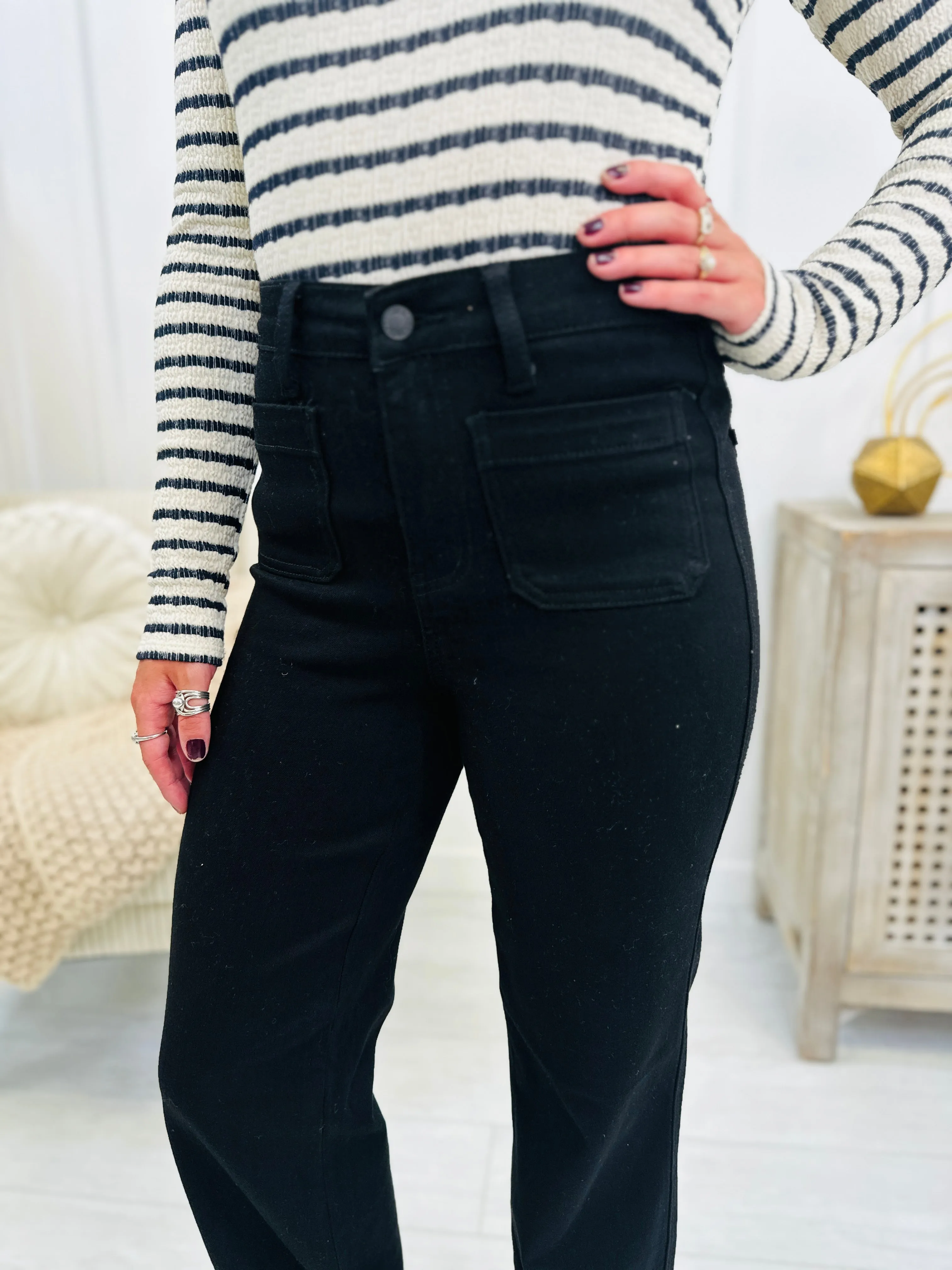 Judy Blue Simply The Best Straight Leg Jeans in Reg/Curvy