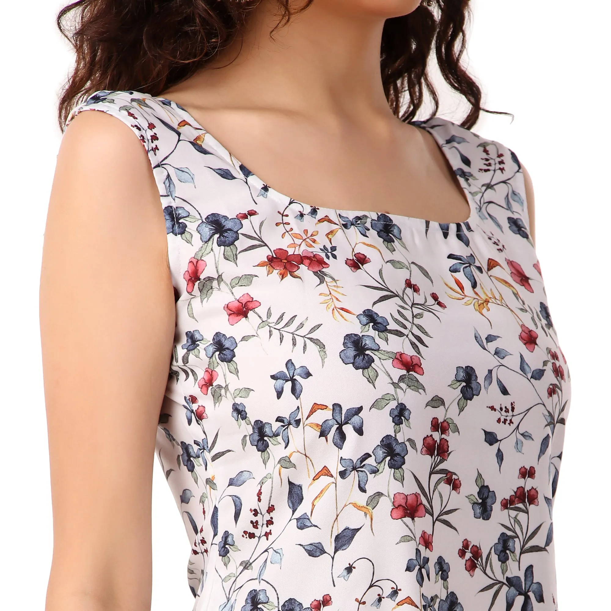 Magnetism white Rayon Floral Print Kurti with Pant