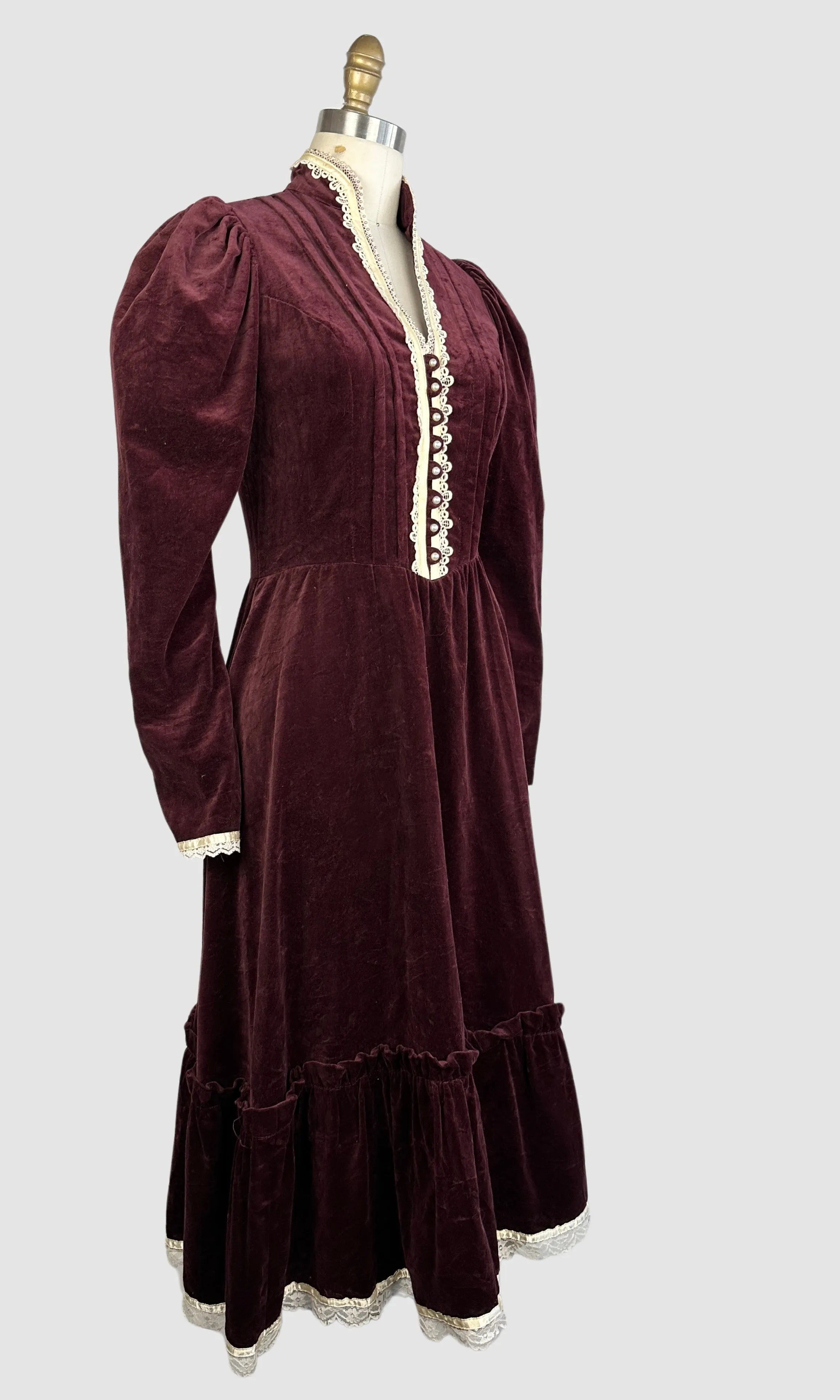 PRAIRIE TALE 70s Gunne Sax Victorian Style Velveteen Dress   Small