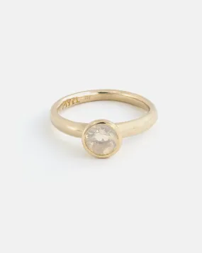 Round Vara Ring in 14k Fairmined Gold with Oregon Opal