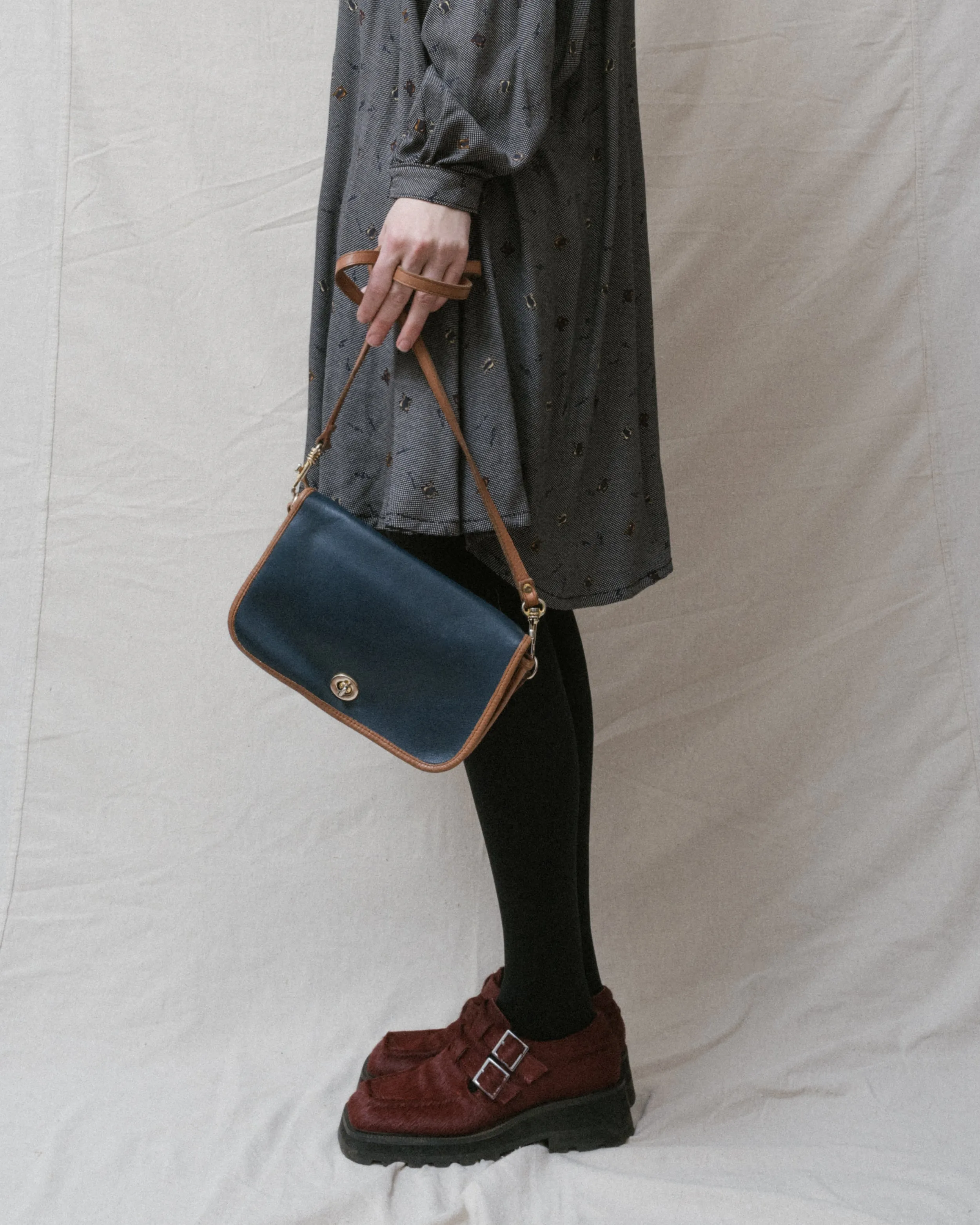 Vintage Navy   Tan Leather Bag