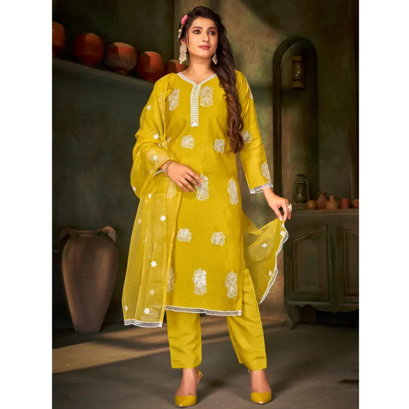 Women Ethnic Diwali Kurti Pant Dupatta Set