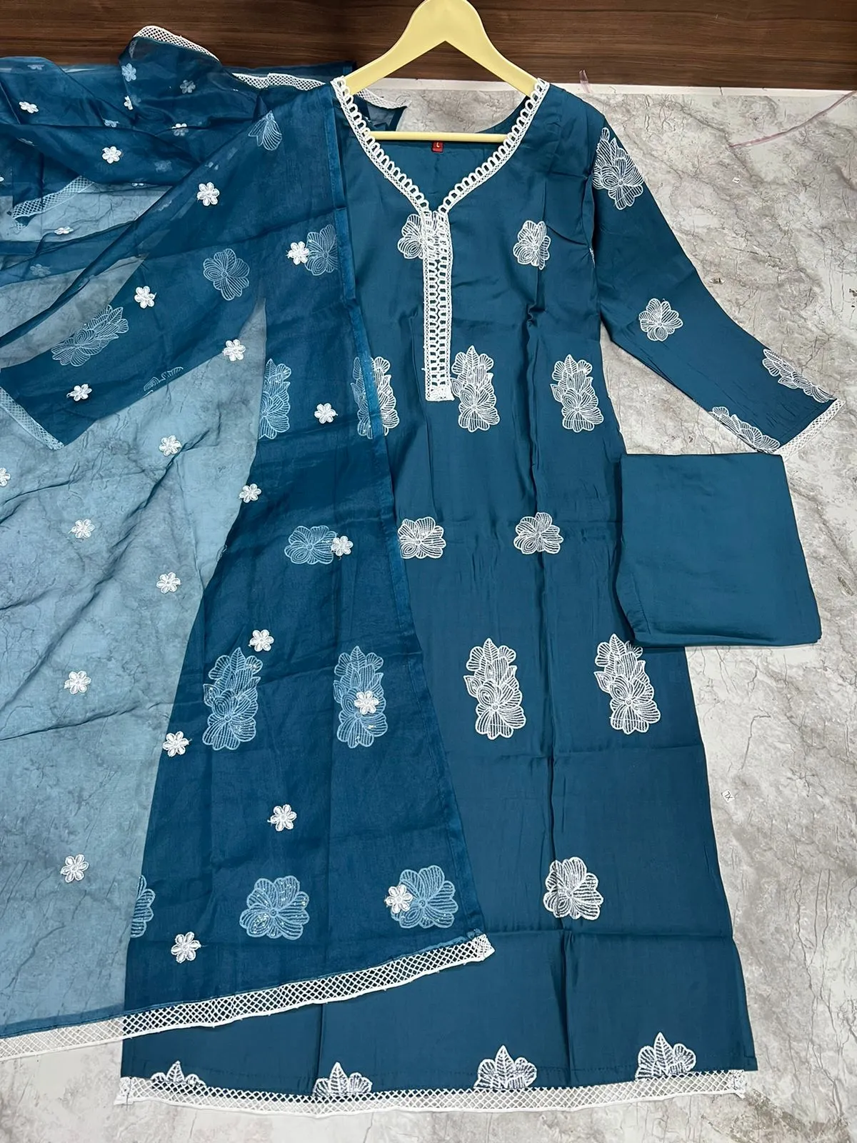 Women Ethnic Diwali Kurti Pant Dupatta Set