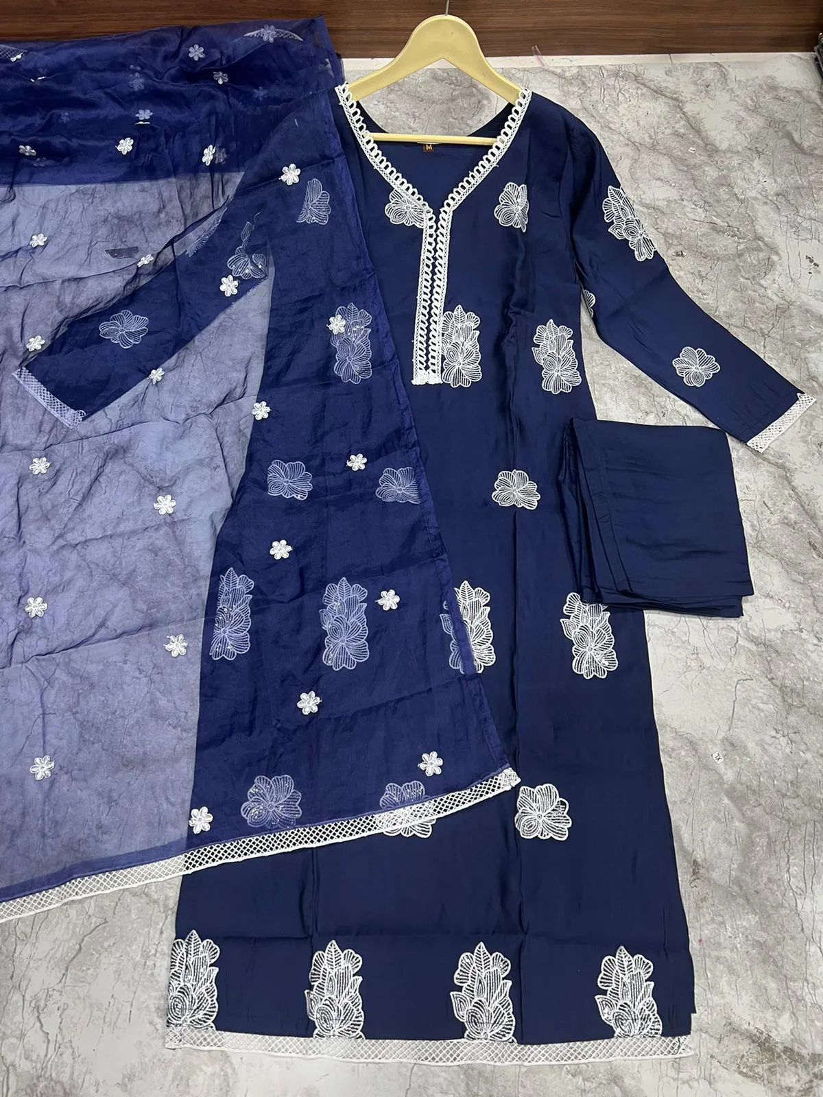 Women Ethnic Diwali Kurti Pant Dupatta Set